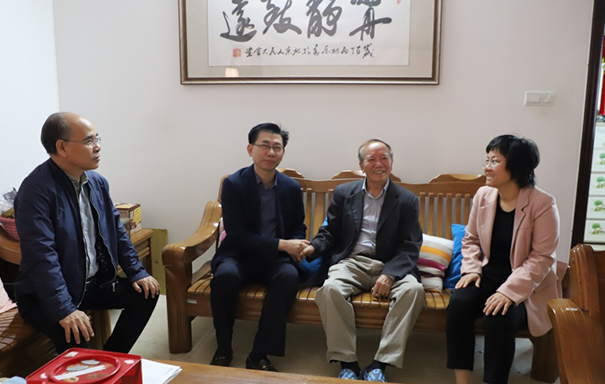 党委副书记符成彦慰问老同志